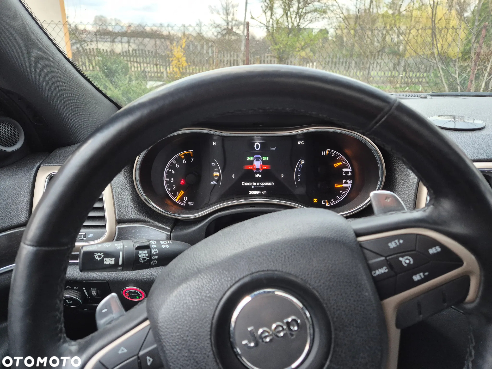 Jeep Grand Cherokee - 11
