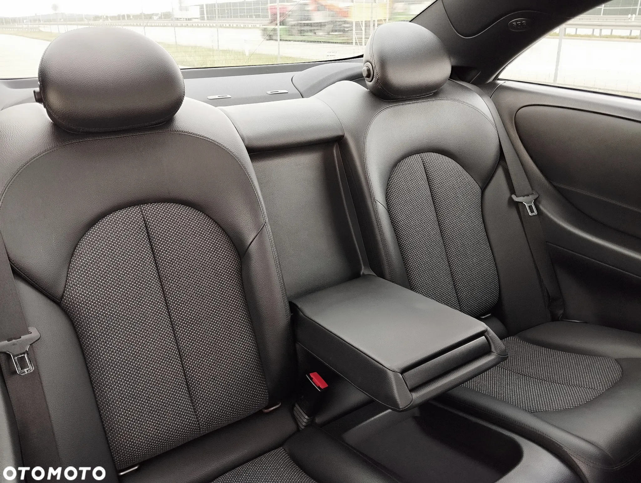 Mercedes-Benz CLK Coupe 200 Kompressor Avantgarde - 23