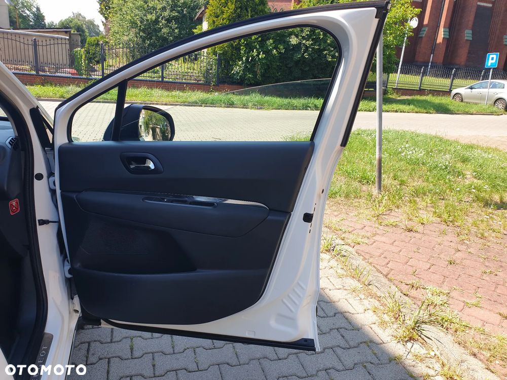 Peugeot 3008 HDi 150 Allure - 30