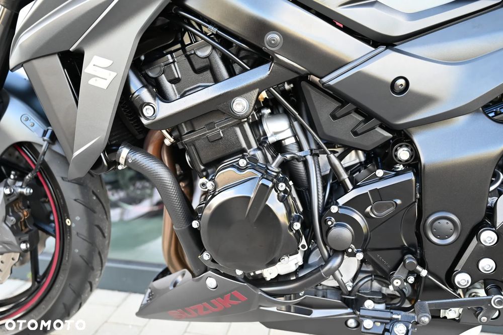 Suzuki GSX - 10