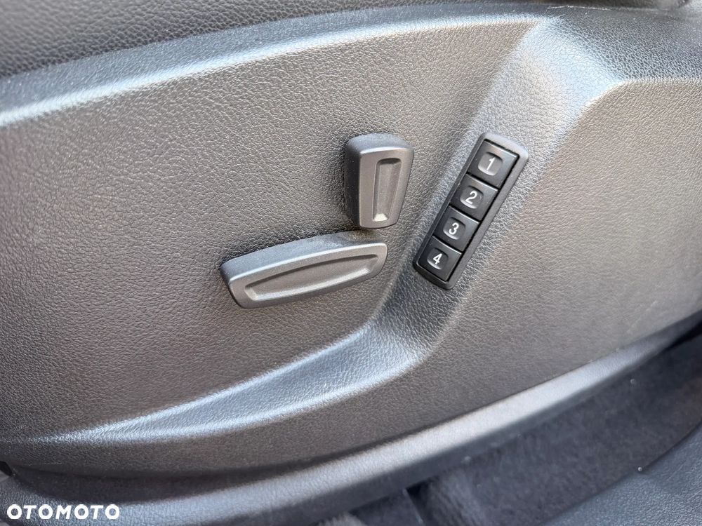 Ford S-Max 2.0 TDCi DPF Titanium - 30
