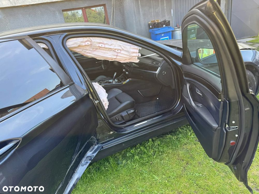 BMW Seria 5 528i xDrive - 2