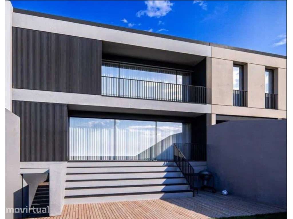 MORADIA T3+1 DE LUXO EM FOLGOSA | MAIA - Grande imagem: 2/23
