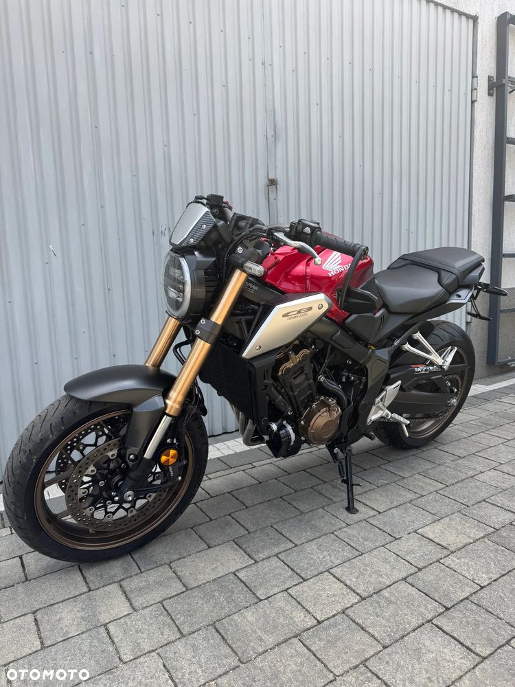 Honda CB - 12