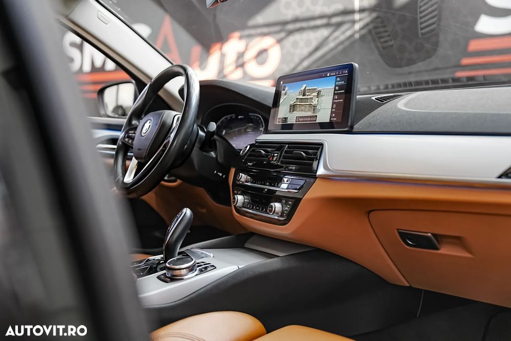 BMW Seria 5 530e Aut. Luxury Line - 23