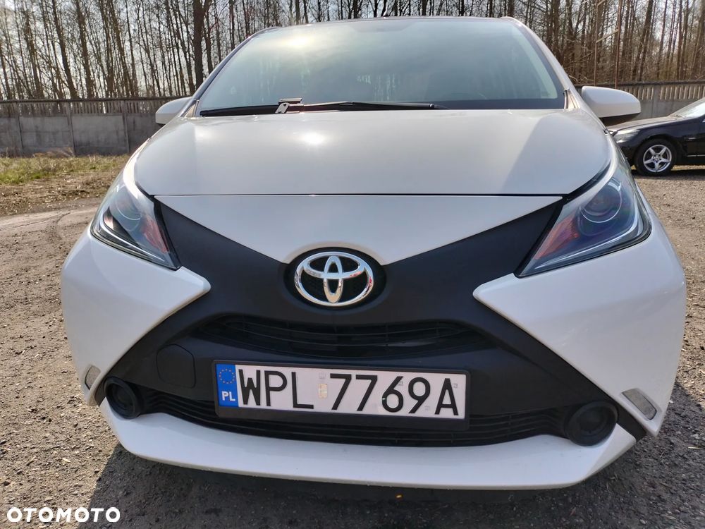 Toyota Aygo x-clusiv - 8