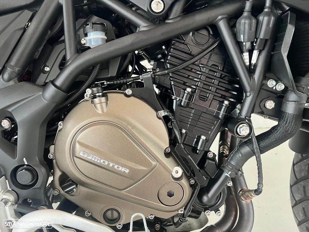 QJ Motor SRT 700X - 8