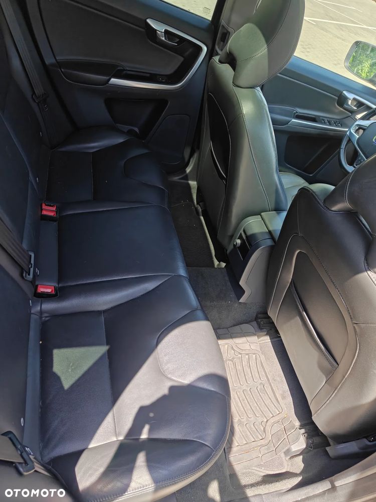 Volvo XC 60 T5 Drive-E Momentum - 17