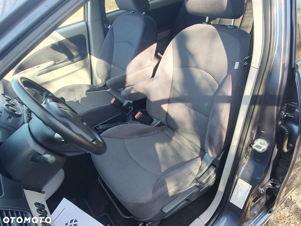Mitsubishi Grandis 2.4 Motion - 28