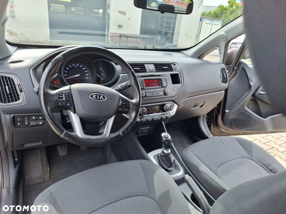 Kia Rio - 19