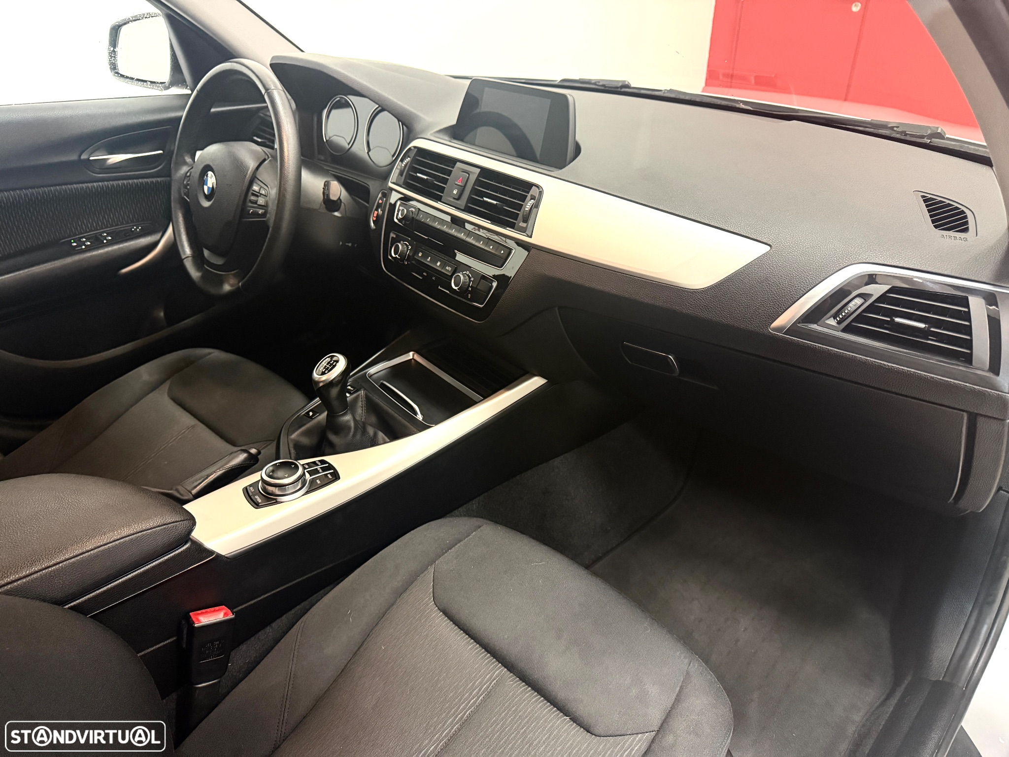 BMW 116 i Line Urban - 10