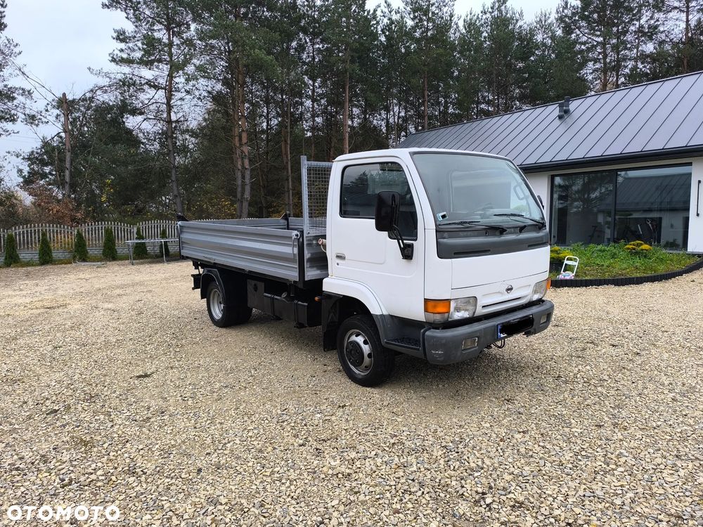 Nissan Cabstar - 4