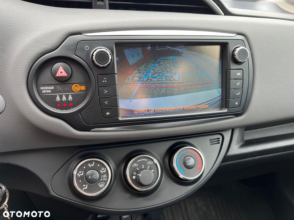 Toyota Yaris 1.33 Premium EU6 - 10