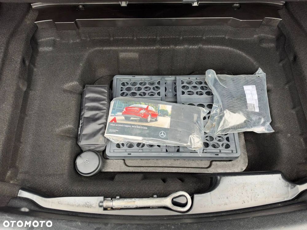 Mercedes-Benz Klasa E 300 9G-TRONIC - 39
