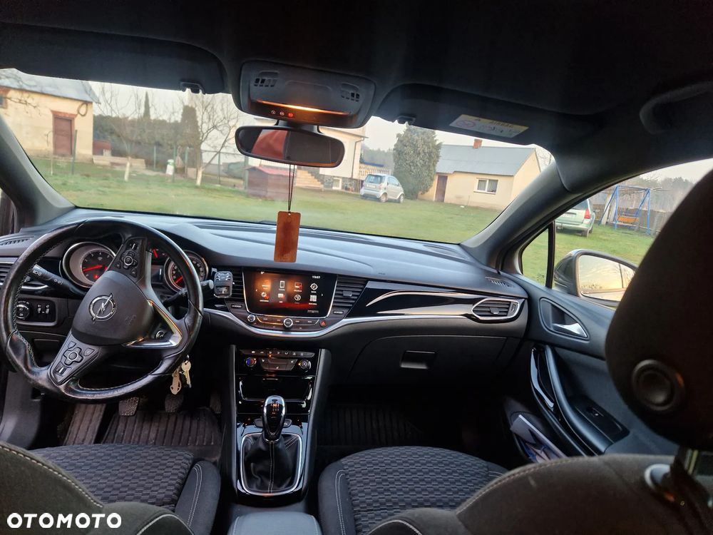 Opel Astra 1.4 T Elite - 11