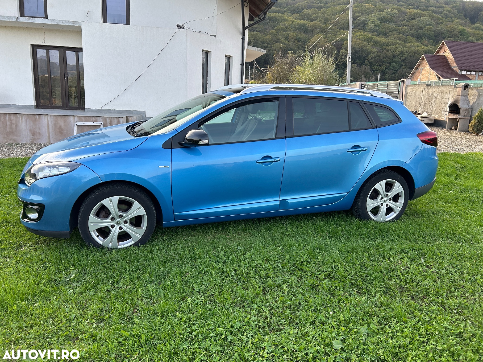 Renault Megane Grandtour ENERGY TCe 115 Start & Stop Bose Edition - 9