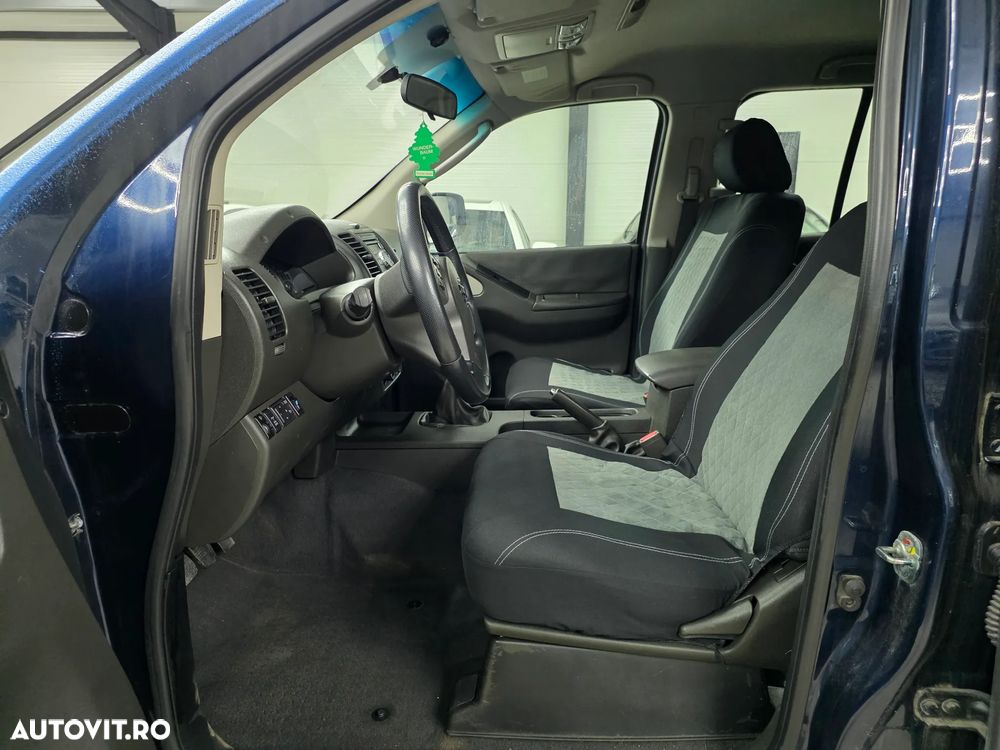 Nissan Navara 2.5 dCi DPF 4X4 Double Cab LE - 11