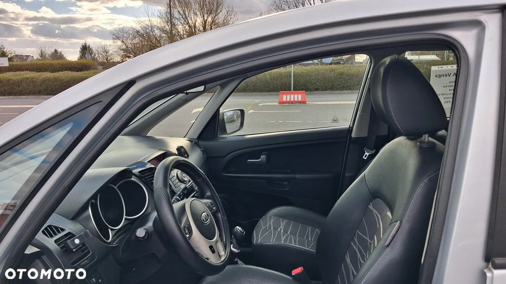 Kia Venga 1.4 CRDi L - 12