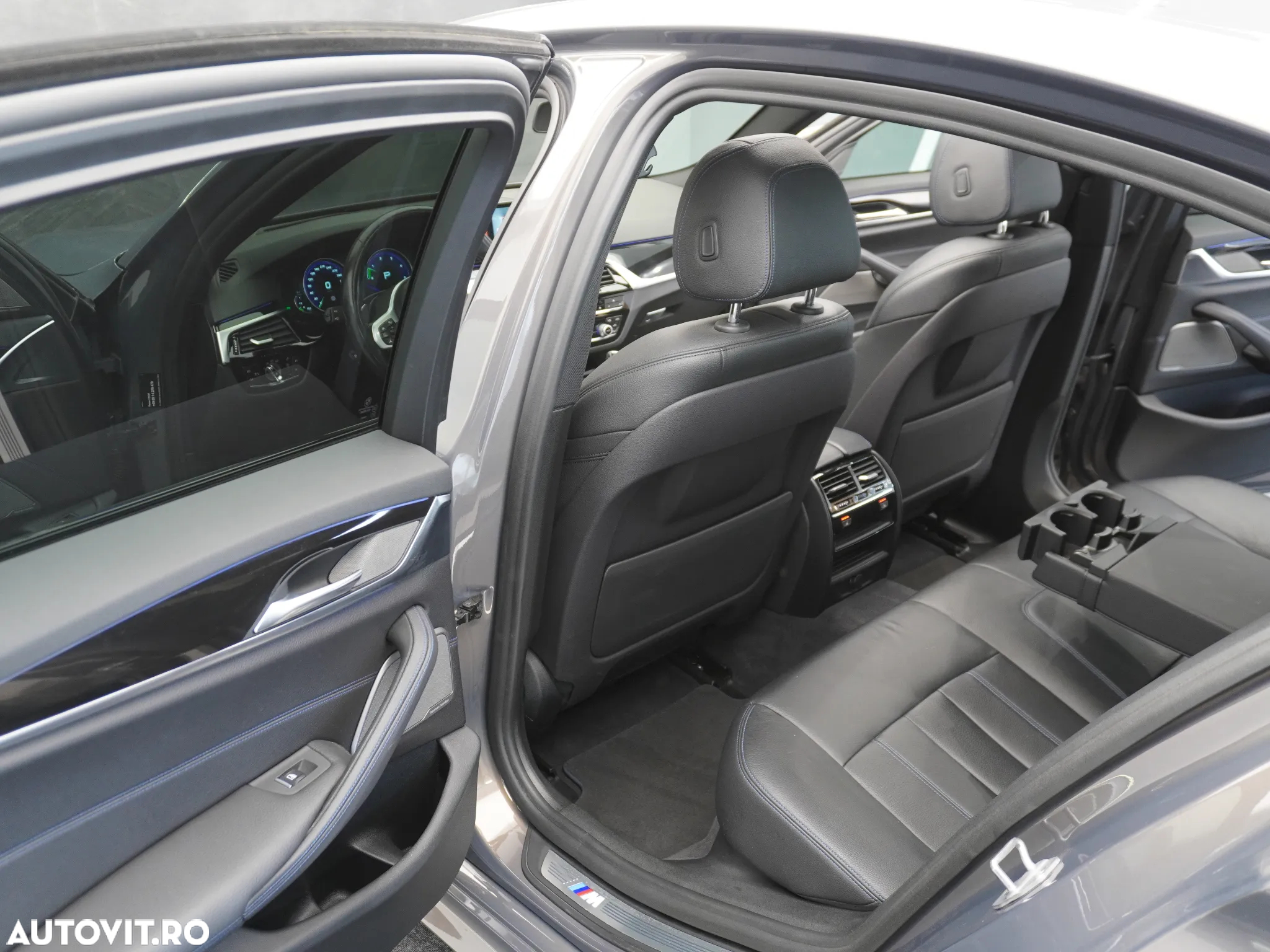 BMW Seria 5 530d xDrive AT - 27