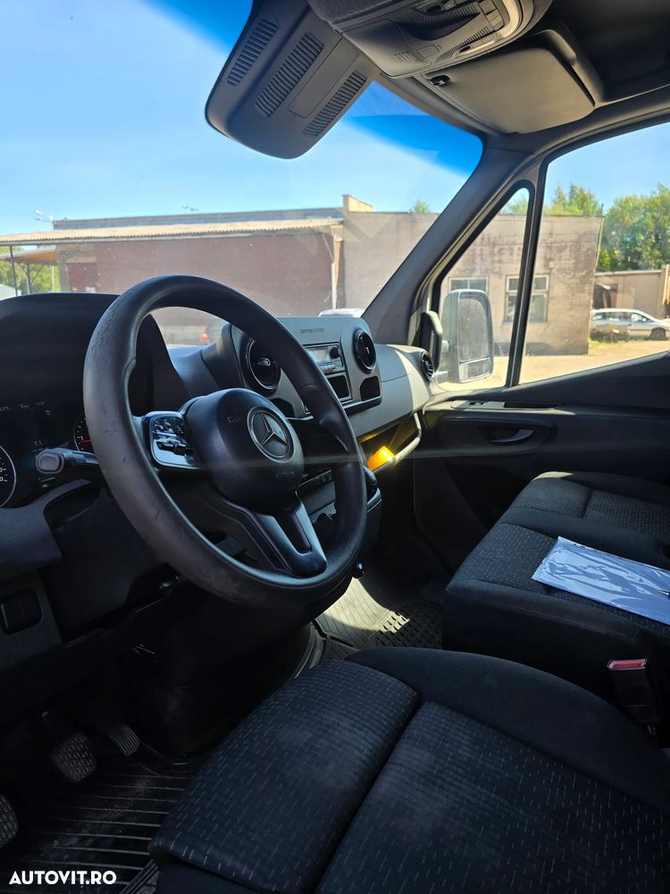 Mercedes-Benz Sprinter - 12
