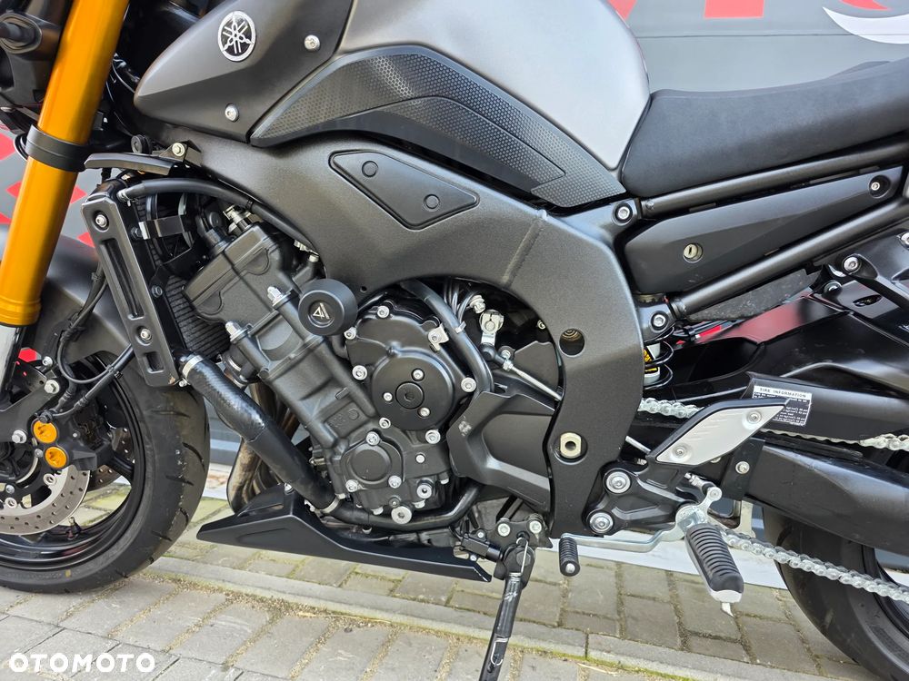 Yamaha FZ8 - 11