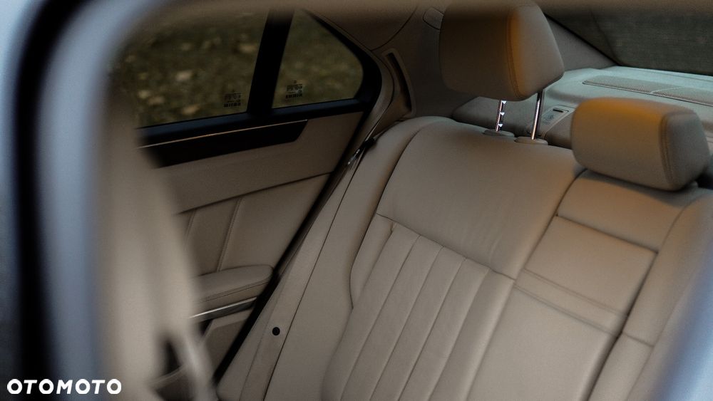 Mercedes-Benz Klasa E 350 BlueTEC 4-Matic Avantgarde - 13