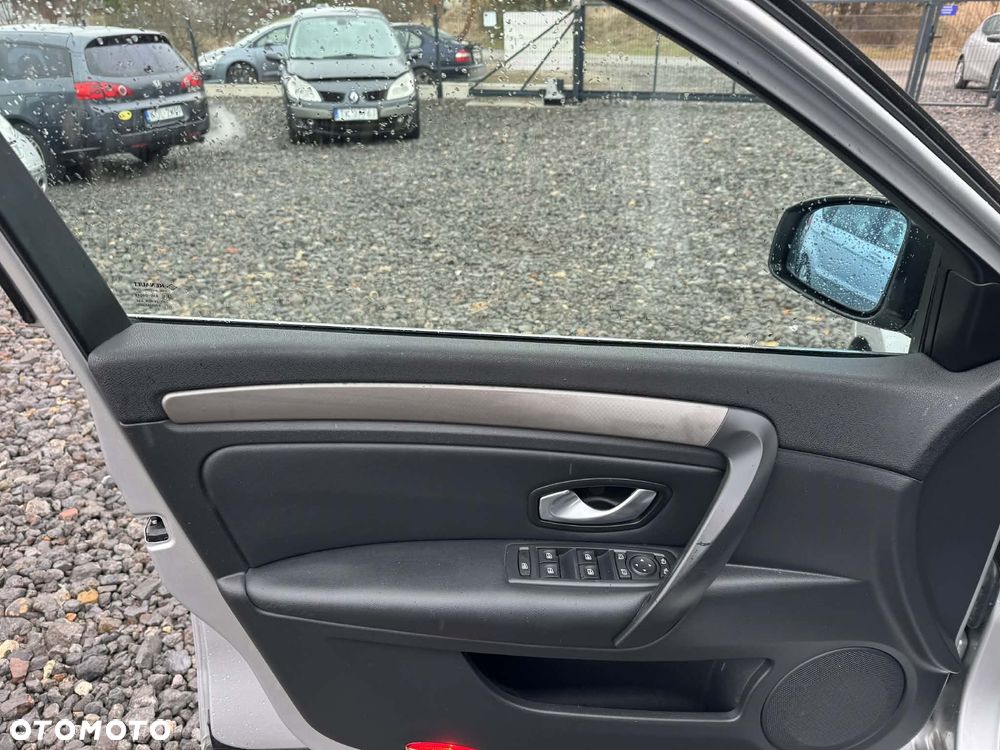 Renault Laguna 2.0 dCi Limited - 18