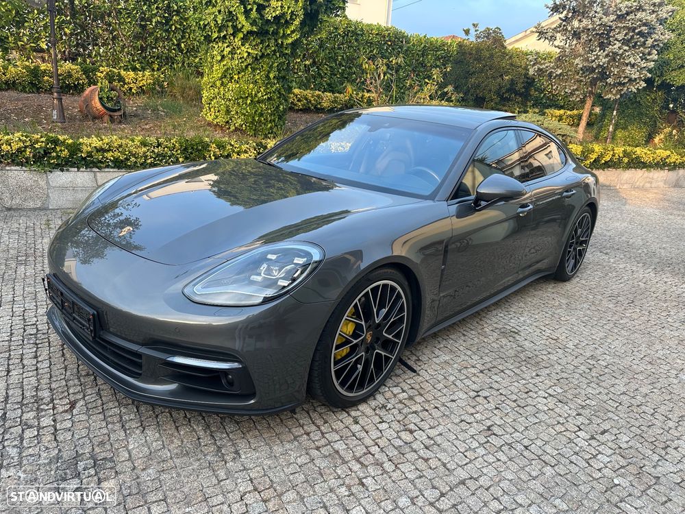 Porsche Panamera 4 S - 1