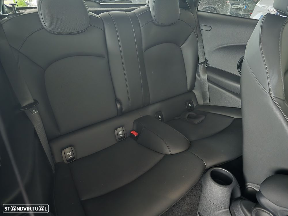 MINI 3 Portas Cooper Auto - 24