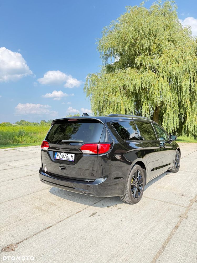 Chrysler Pacifica - 8