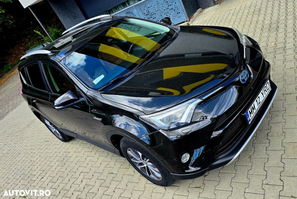 Toyota RAV4 - 1