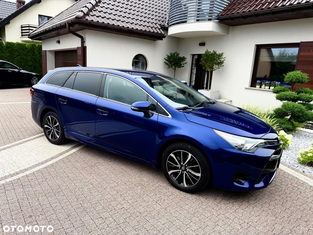 Toyota Avensis 2.0 D-4D Premium - 21