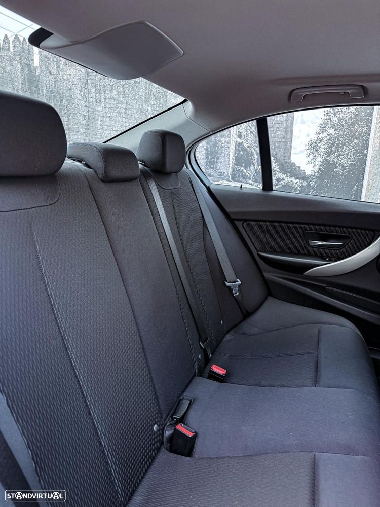 BMW 318 d Line Modern - 9