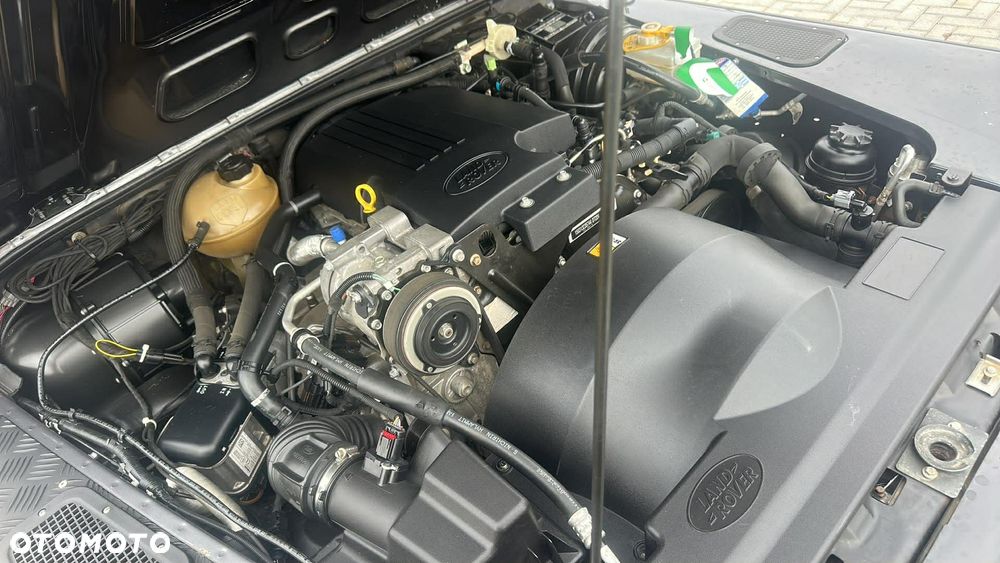 Land Rover Defender 2.2 TD4 E - 22