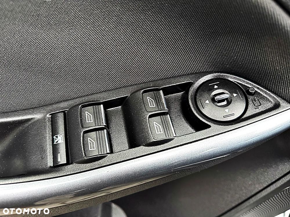 Ford Focus 1.6 TDCi DPF Start-Stopp-System Titanium - 24