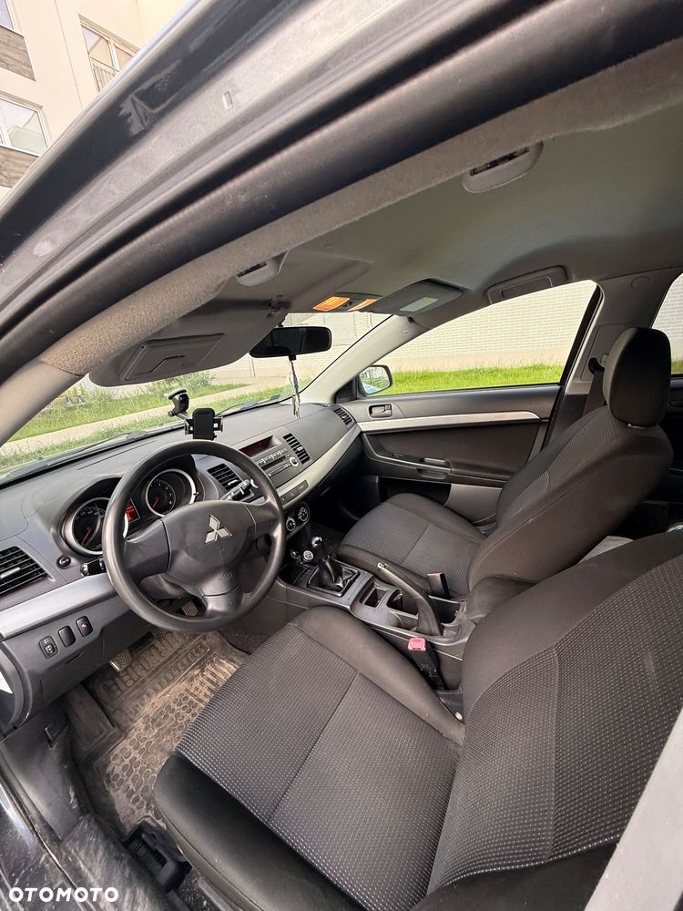 Mitsubishi Lancer 1.5 Inform - 9