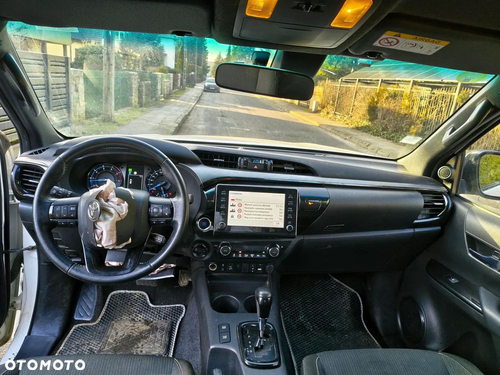 Toyota Hilux - 8
