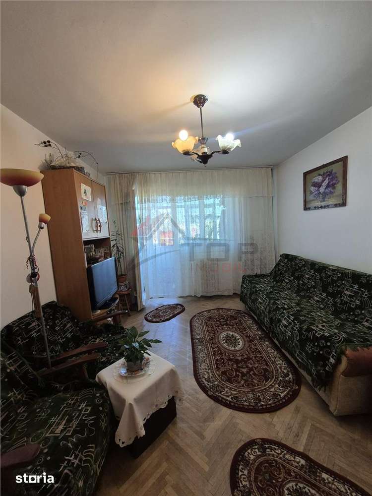 Vanzare apartament 2 camere decomandat- circular - Podul de Piatra — fotografia 3