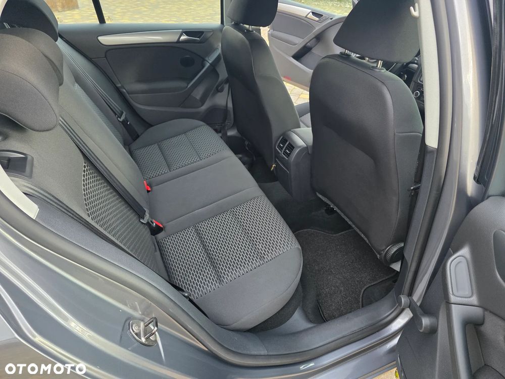 Volkswagen Golf - 11