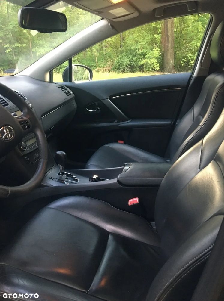 Toyota Avensis - 5