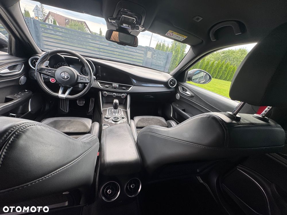 Alfa Romeo Giulia 2.9 Bi Turbo V6 Quadrifoglio - 10