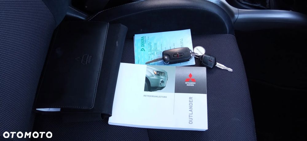 Mitsubishi Outlander - 24