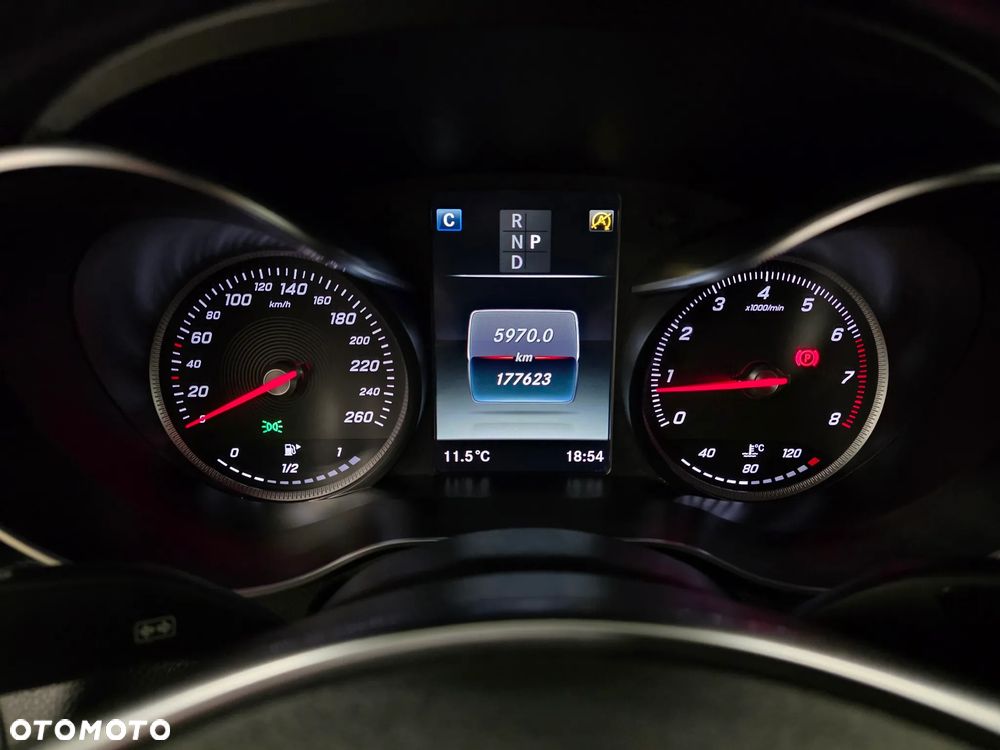 Mercedes-Benz GLC 250 4Matic 9G-TRONIC AMG Line - 18