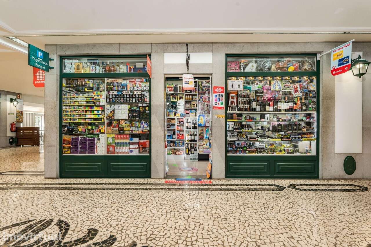 Tabacaria no Centro do Funchal - Galerias de São Lourenço - Grande imagem: 4/26