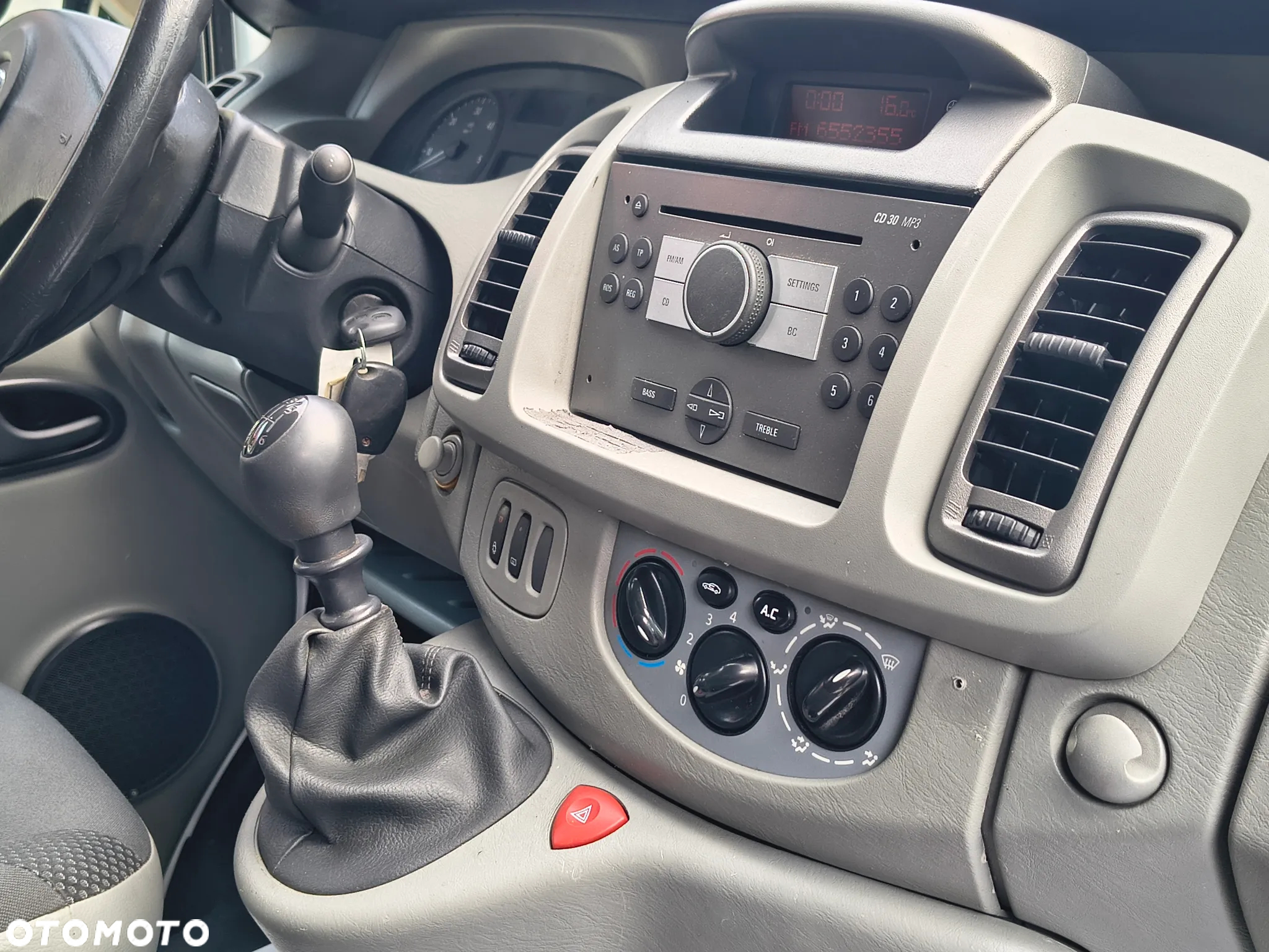 Opel Vivaro - 12