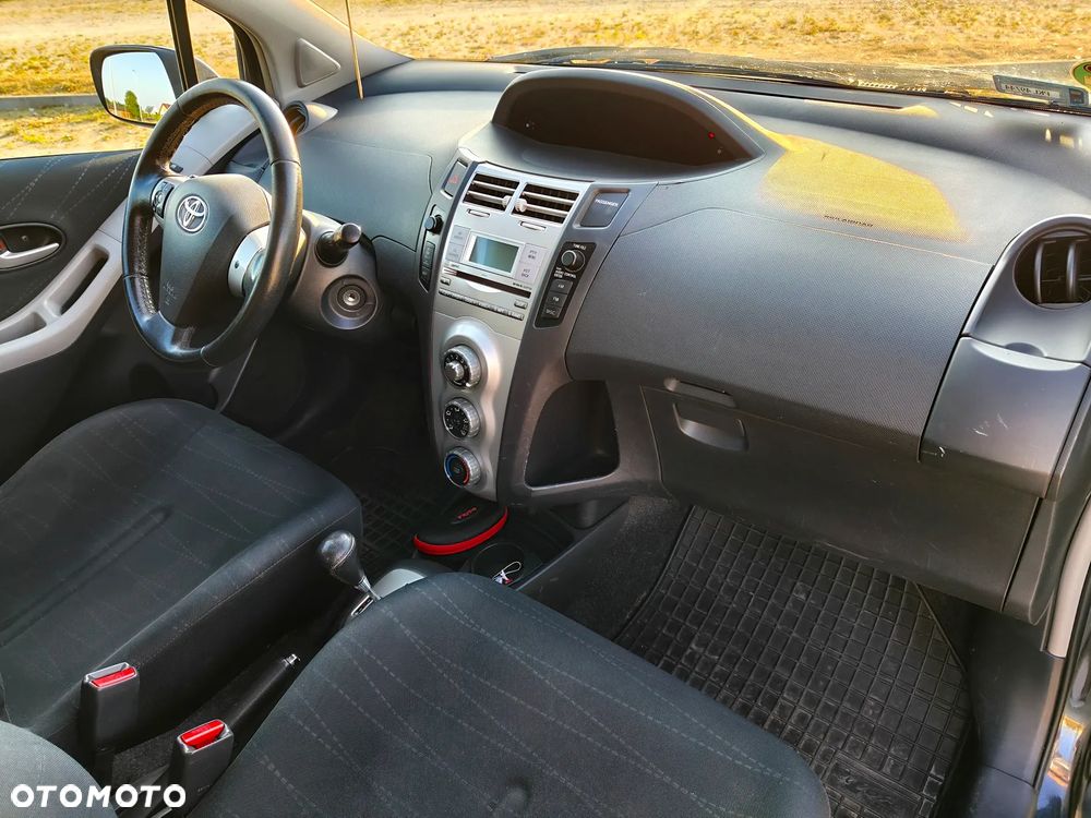 Toyota Yaris 1.3 Sol MM - 5