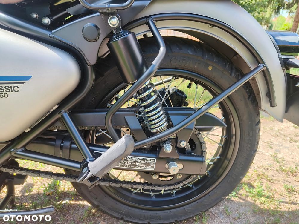 Royal Enfield Classic - 10