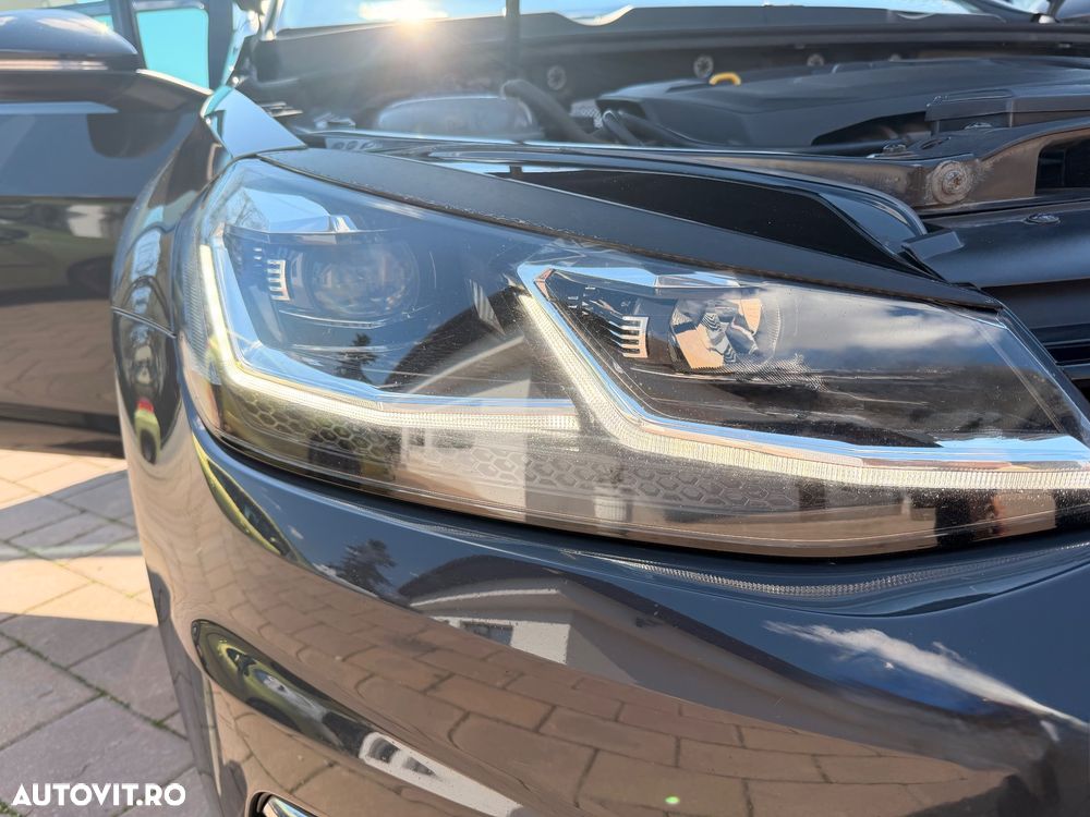 Volkswagen Golf - 24