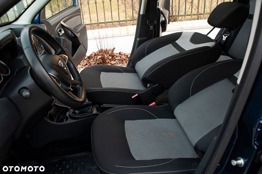 Dacia Duster dCi 110 FAP 4x2 EDC Blackshadow - 23