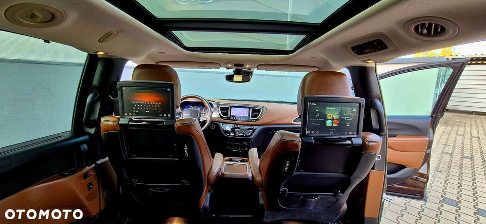 Chrysler Pacifica - 18